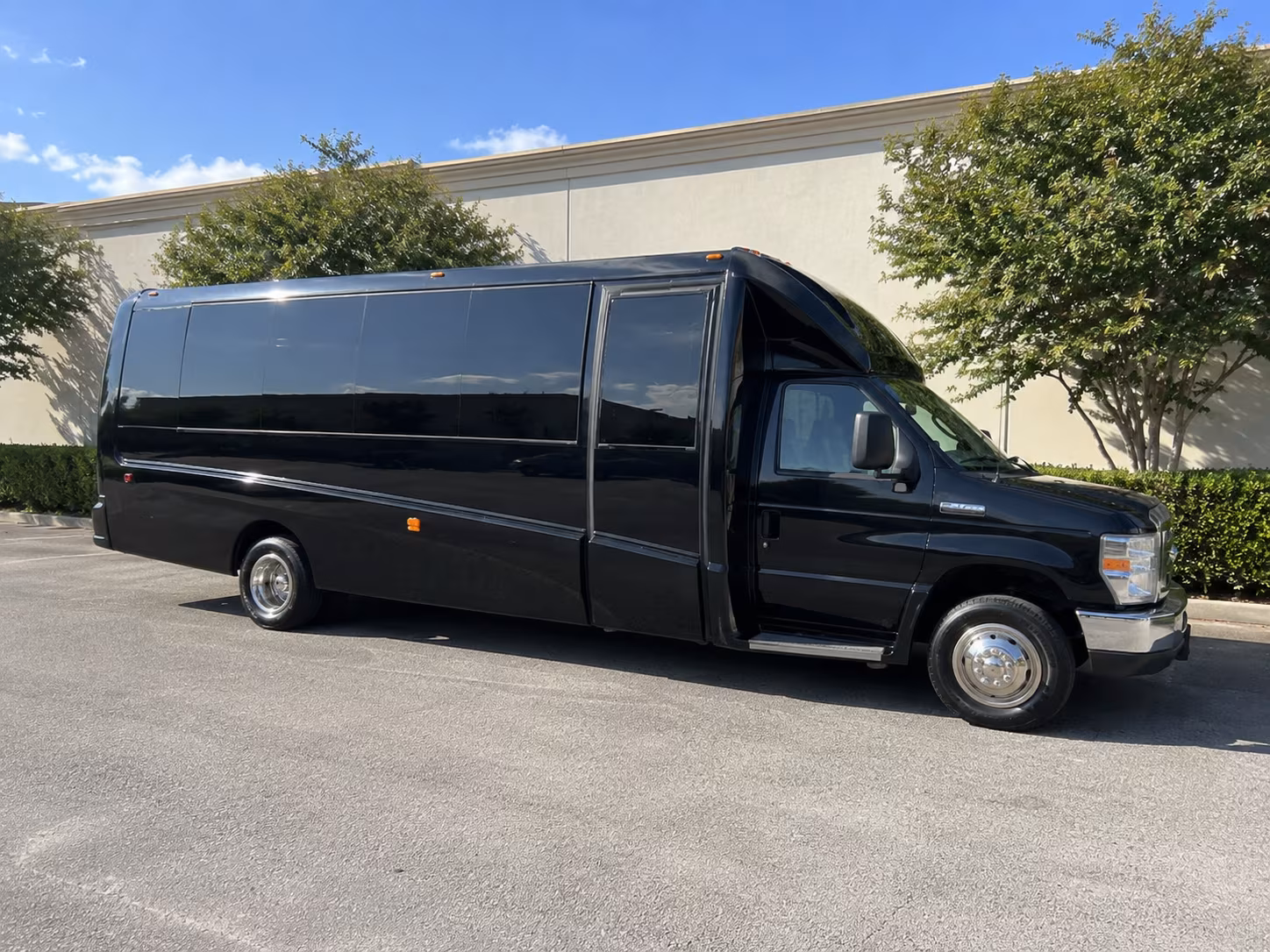 birthday party buses for milestone nights out in rochester hills and auburn hills