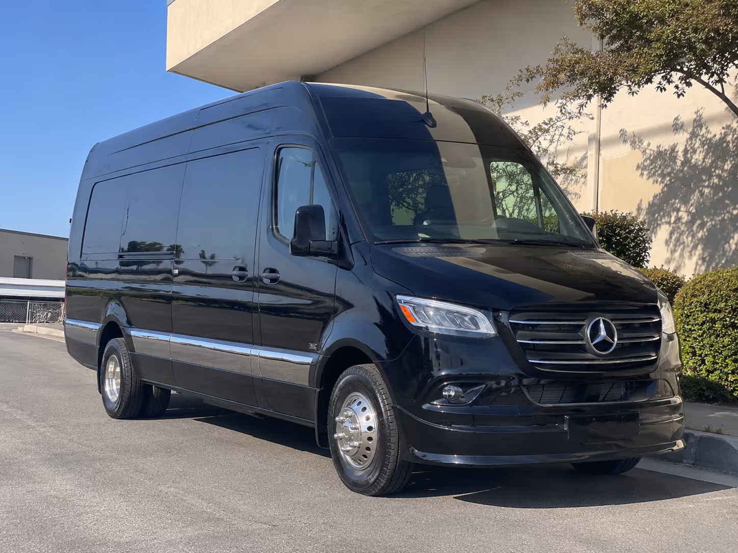 bus rental options for rochester hills trips