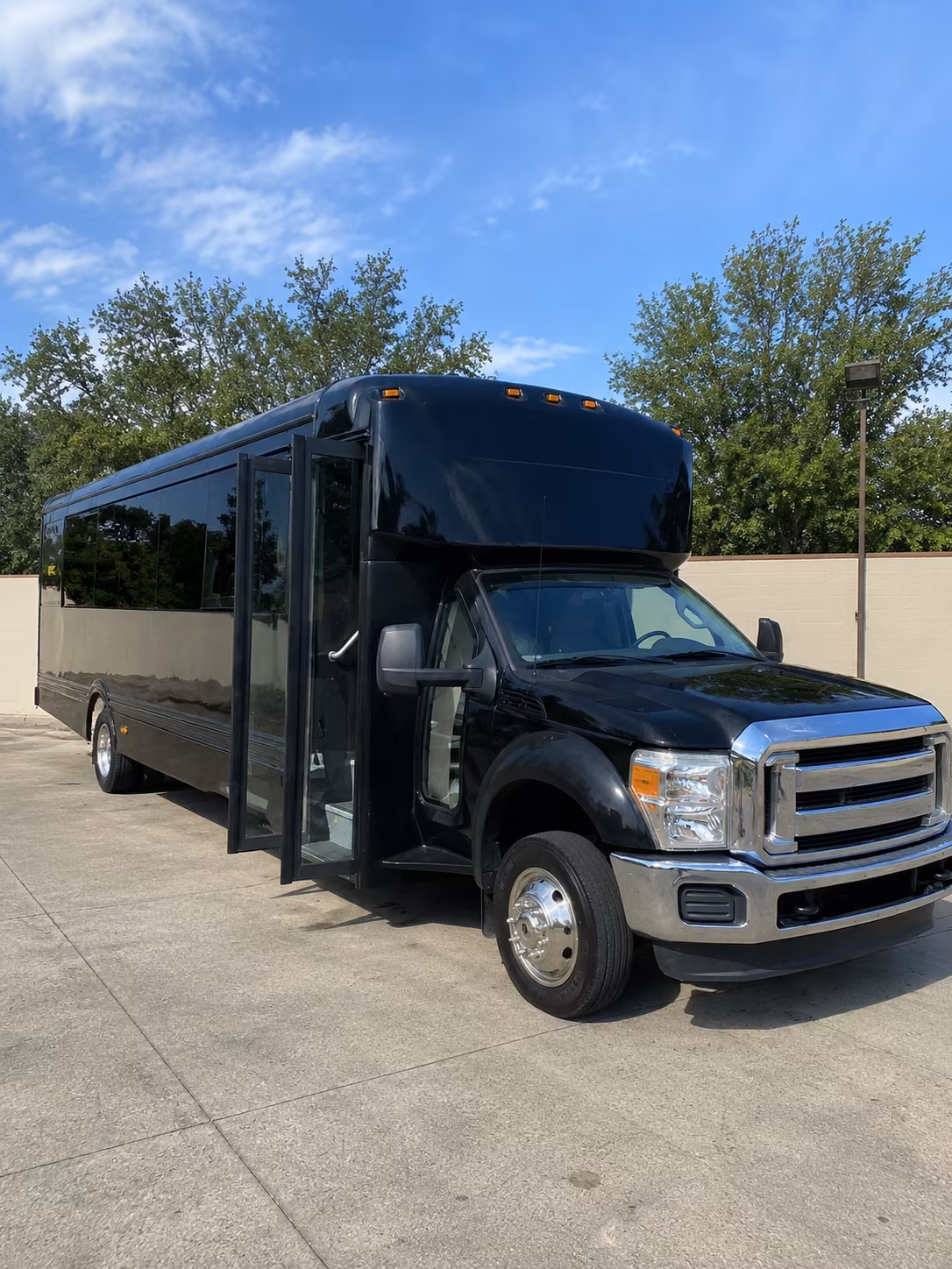 rochester hills bus rentals