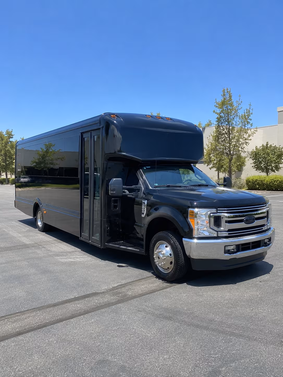 rochester hills detroits entertainment districts party bus rental