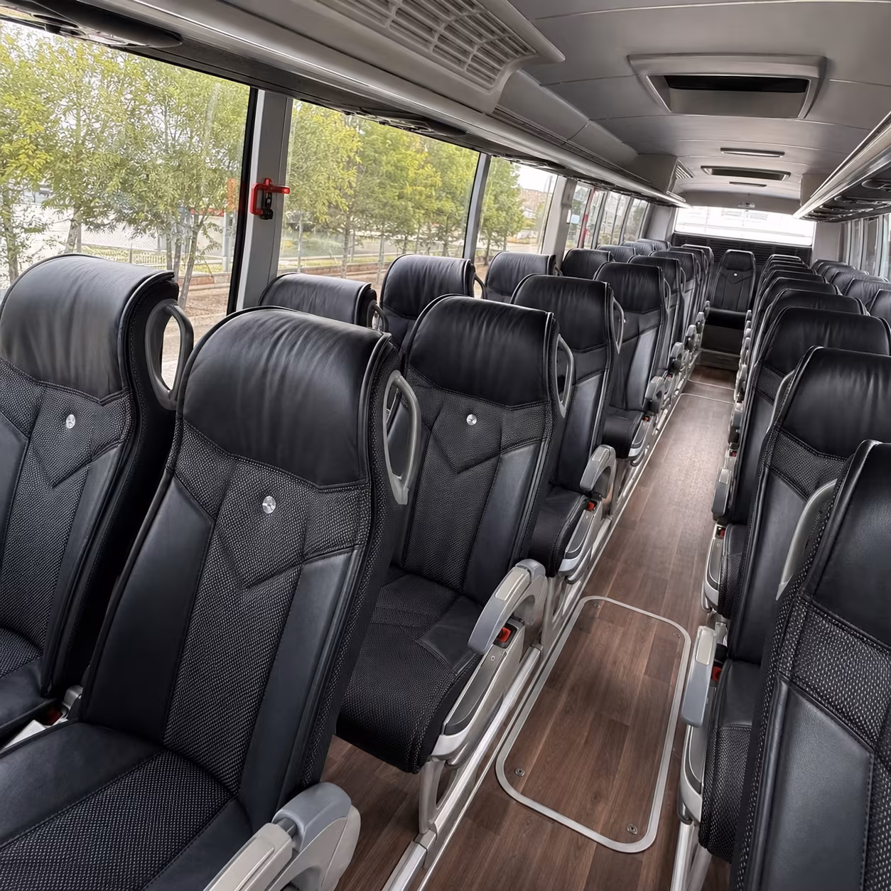 rochester hills minibus rentals