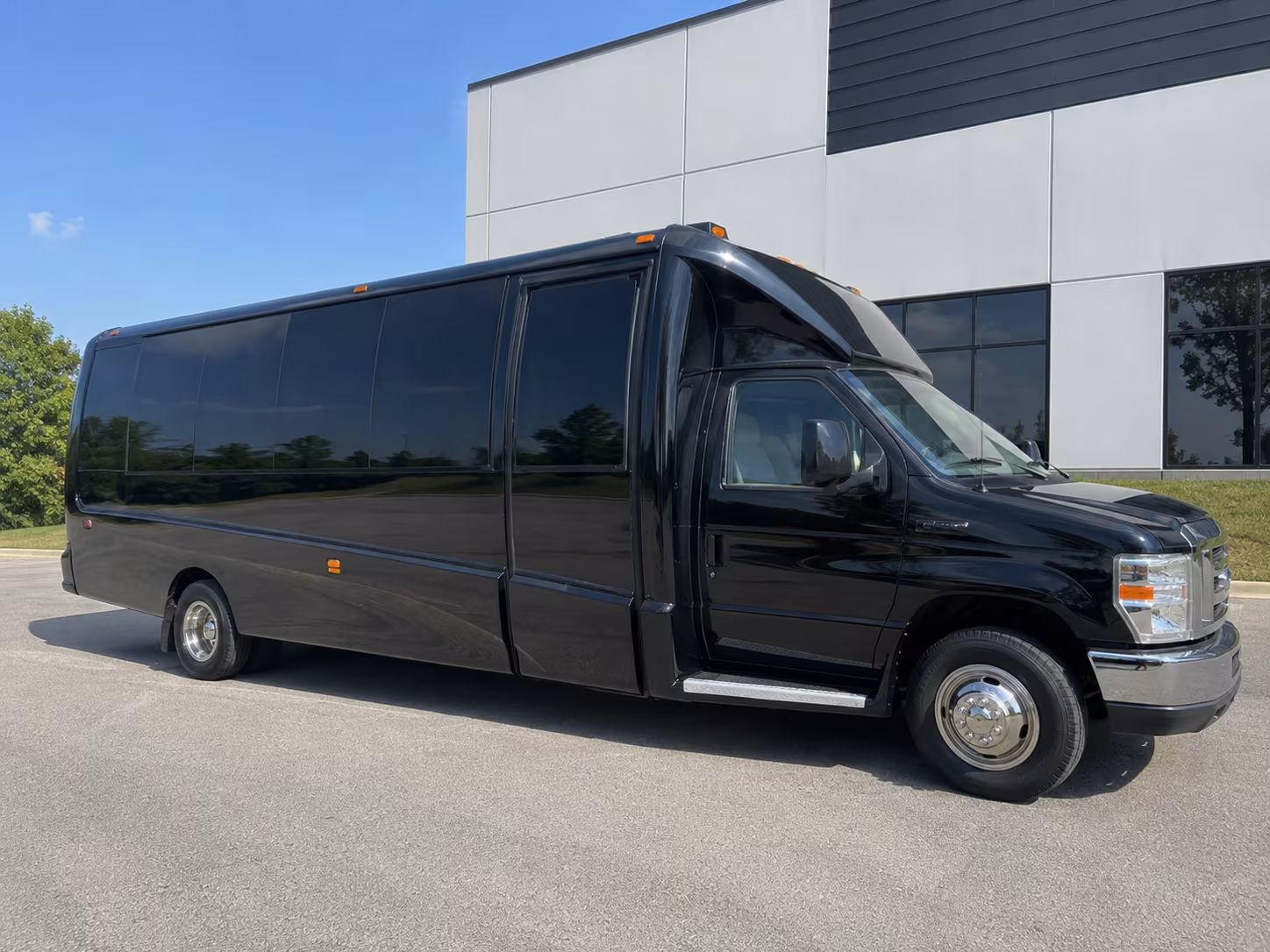 why rent using rochesterhillsminibuscompany com